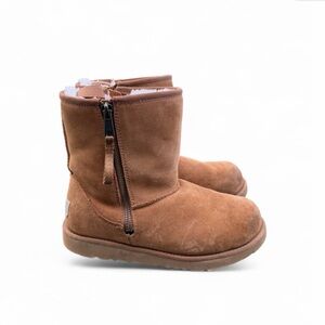 UGG size 3 /5w Brown Suede Ankle Boots with Zipper